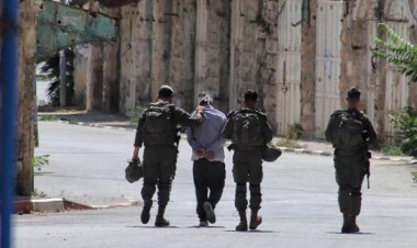 İsrail Batı Şeria’da yaklaşık 200 Filistinliyi gözaltına aldı