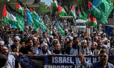 Pakistan halkı Gazze için sokaklara döküldü: ABD ve İşgalci İsrail'e öfke seli