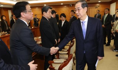 Güney Kore'de başbakanlık görevinden uzaklaştırılan Han'ın azli reddedildi