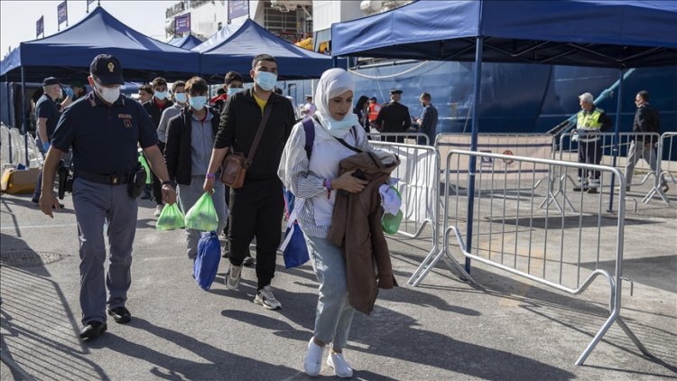 İtalya gemide bekletilen düzensiz göçmenlere tazminat ödeyecek