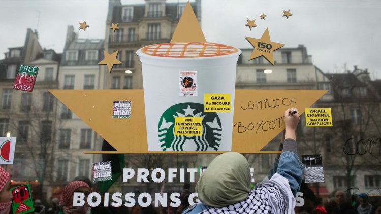 Starbucks, boykotların gölgesinde küresel satışlarda üst üste beşinci çeyrek düşüş yaşadı