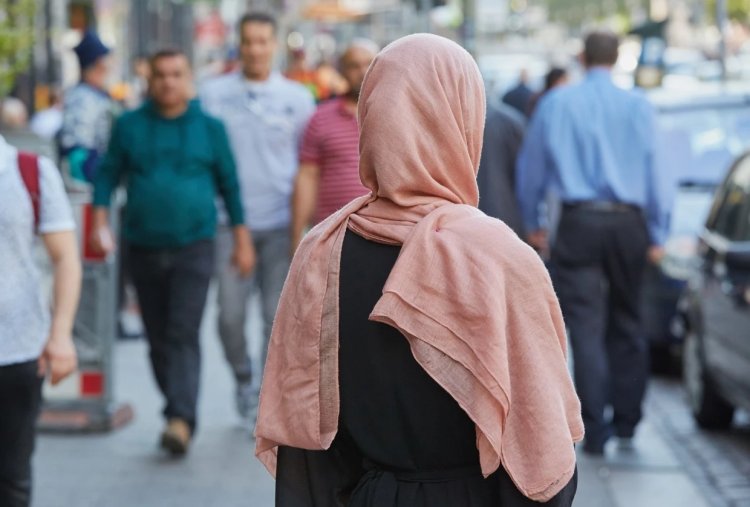 Almanya'da Müslüman kadınlar ve siyahiler ayrımcılığa uğruyor