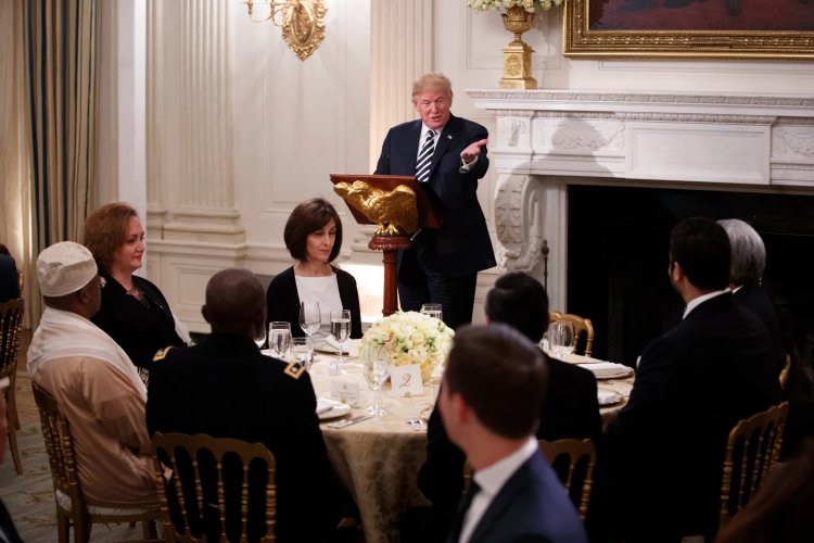 Gazze’de iftara bomba, Beyaz Saray’da şov: Trump’tan çifte standart iftarı!