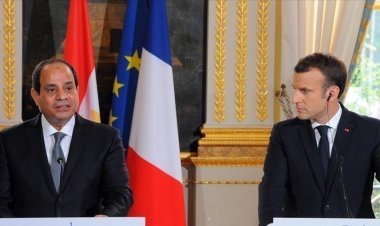 Macron, Gazze gündemli üçlü zirve için Mısır’da