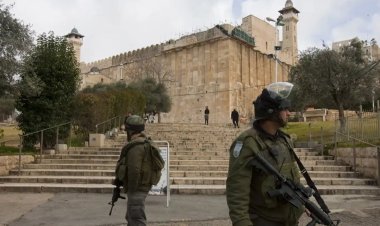 İşgalci İsrail, İbrahim Camii'nin kapılarına kilit vurdu