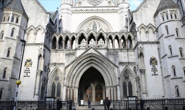 İngiltere'de Yüksek Mahkeme, kadının yasal tanımının "biyolojik cinsiyete" dayandığına hükmetti