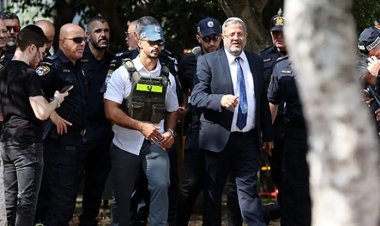 Siyonistler, Ben Gvir öncülüğünde İbrahim Camii'ne baskın düzenliyor