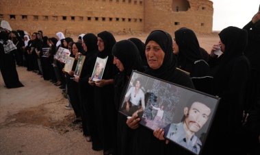 Enfal Katliamı'nda yakınlarını kaybedenler, toplu mezarları ziyaret etti