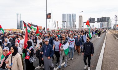 Rotterdam’da Gazze’ye destek için binlerce kişi yürüdü