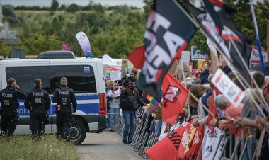 Almanya'da Anayasayı Koruma Teşkilatı'ndan AfD'ye damga: Kesin aşırı sağcı ilan edildi