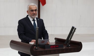 Yapıcıoğlu: Yeni yüzyılın kayıp olmaması için yeni bir anayasa şart