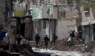 İsrail'in Batı Şeria'da düzenlediği baskınlarda çok sayıda Filistinli yaralandı