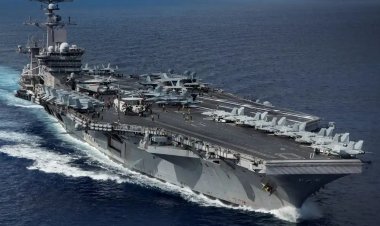 ABD savaş uçağı Ensarullah'ın füzelerinden kaçarken denize düştü