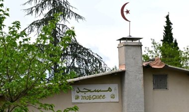 Fransa’da Müslüman genci camide bıçaklayarak şehit eden katil teslim oldu