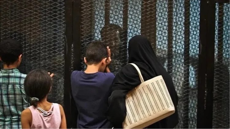 Mısır'daki 60 bin siyasi tutuklunun aileleri: "Zulüm bizi tüketiyor"