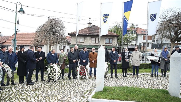 Bosna Hersek'in başkenti Saraybosna'nın savunmasında hayatını kaybedenler törenlerle anıldı