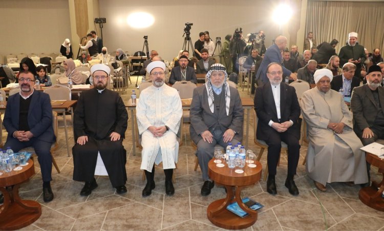 'Gazze'nin Minarelerinden Yükselen Çağrı' konferansı İstanbul'da başladı