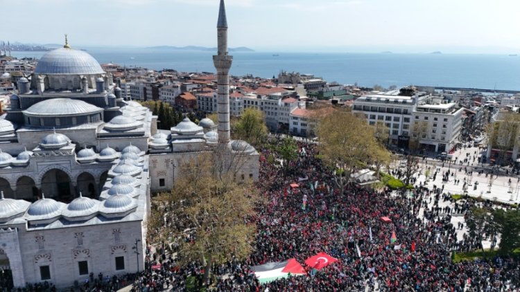 On binlerce İstanbullu Gazze için meydanda!