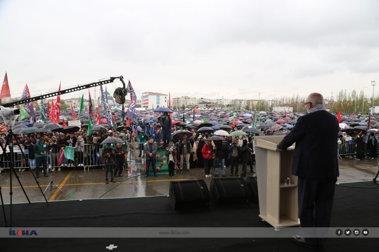 Ömer Çelik Hoca: Bütün insanlık Hazreti Muhammed’in kurtuluş reçetesine muhtaçtır