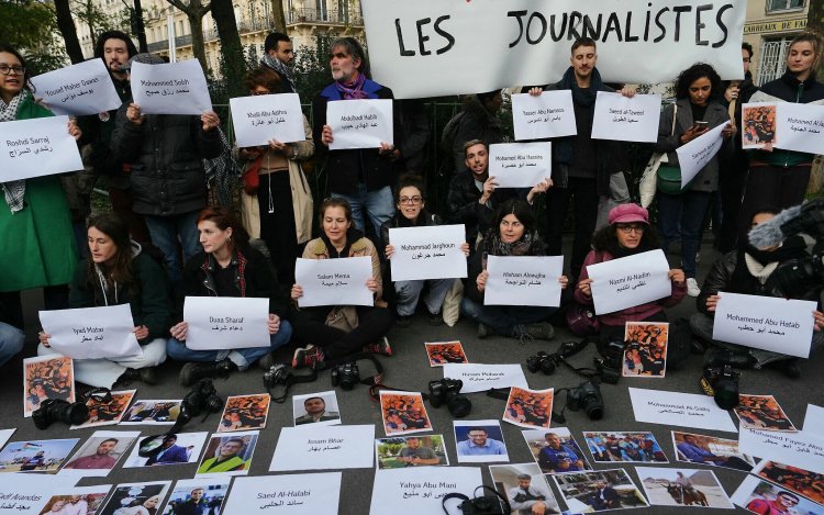 Fransız gazetecilerden Gazze’de hedef olan meslektaşlarına destek
