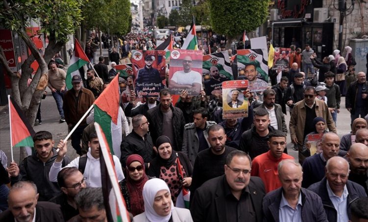 Batı Şeria'da 'Filistin Esirler Günü' münasebetiyle gösteriler düzenlendi
