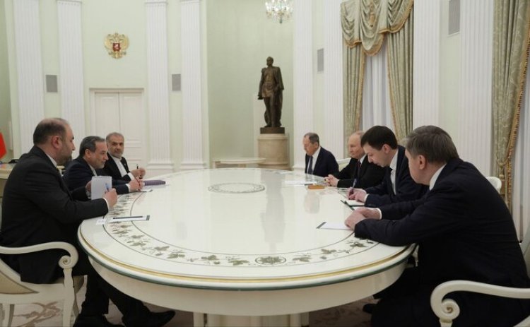 Putin, Hamaney’in “önemli uluslararası gelişmeleri” içeren mesajını Arakçi’den teslim aldı