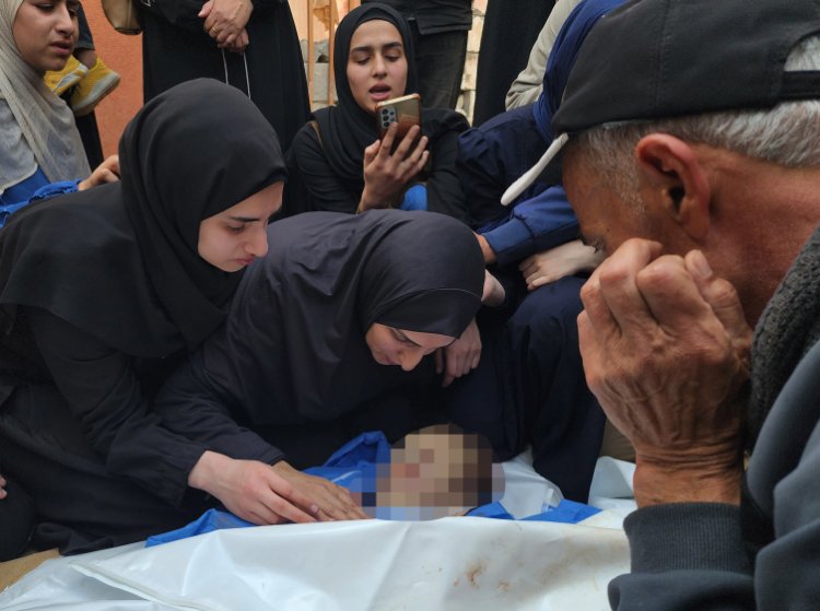 Katil İsrail'in tek oğlunu aldığı anne: Onu hayata getirebilmek için 700 iğne oldum