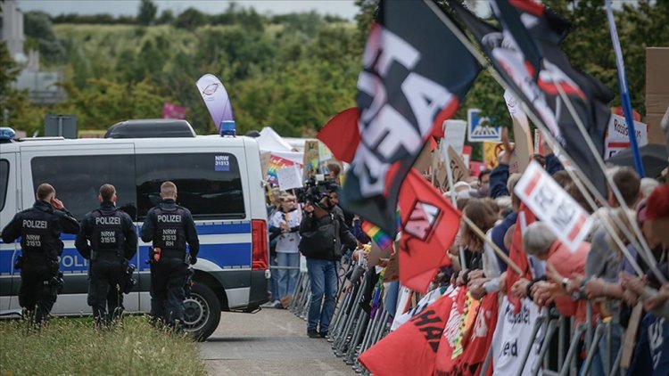 Almanya'da İslam ve yabancı düşmanı AfD'nin yükselişi devam ediyor
