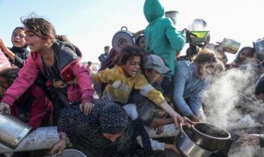 İsrail saldırıları altındaki Gazzeliler, yiyecek için 'ölümü' göze alıyor