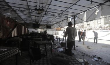 Katil İsrail, Gazze'de sivillerin toplandığı bir caddeye saldırda; 22 şehit