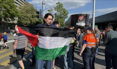 Basel'de Eurovision Şarkı Yarışması'nın yapıldığı alanda Filistin bayrakları taşınmasına izin verilmiyor