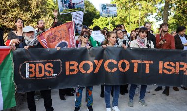 "Gazze tamamen yok edilmeli" sözüyle tanınan siyonist şarkıcının Paris konseri tepki topladı