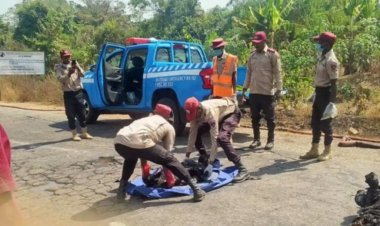 Nijerya’da otobüs kazası: 5'i çocuk 19 ölü