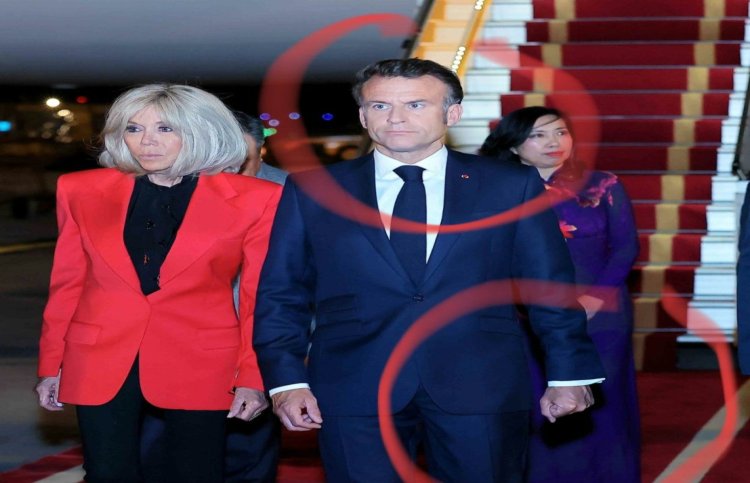 Brigitte Macron’un el ittirdiği an sosyal medyada viral oldu, Elysee sessiz