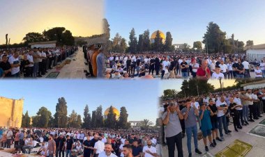 Siyonist kısıtlamalara rağmen on binler Mescid-i Aksa’da bayram namazında buluştu
