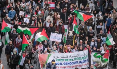 İtalya’da Gazze için tarihi yürüyüş: 300 bin kişi Roma sokaklarını doldurdu