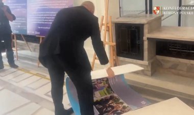 Polonya'da siyonizm karşıtı Braun'dan LGBT sergisine müdahale: "Kamusal rezaleti engelliyorum"