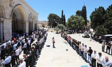 Mescid-i Aksa'da 45 bin kişi cuma namazı kıldı