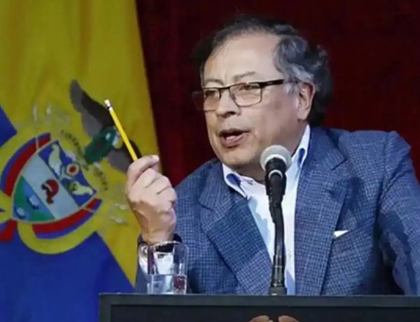 Petro: Hiçbir havayolu ABD’nin gayrimeşru talimatlarını babul etmemeli