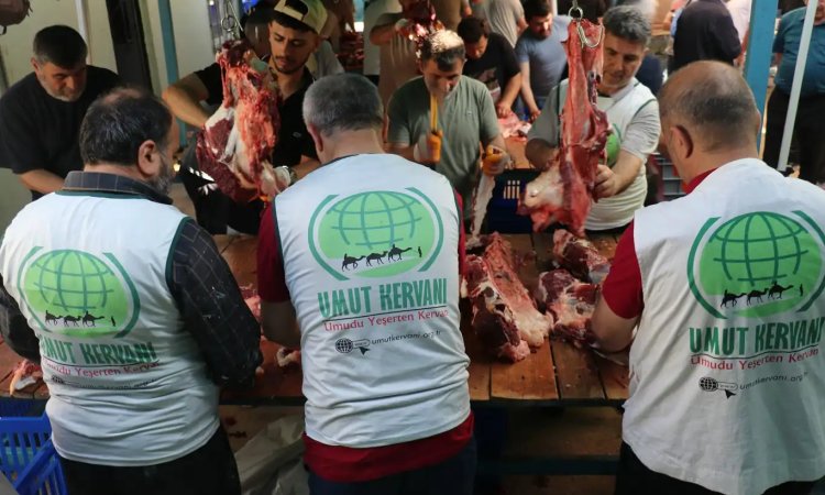 Umut Kervanı Kurban Bayramı'nda 47 bin 700 hisse keserek milyonlarca kişiye ulaştı