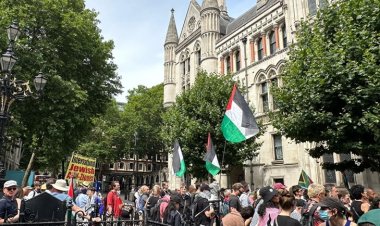 Londra'da Yüksek Mahkeme önünde 'Palestine Action' grubuna destek