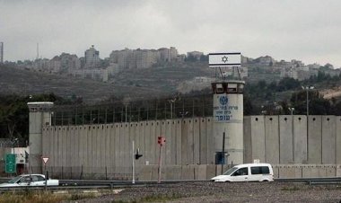 İşgalci İsrail'in hapishanelerinde tutulan Filistinlilerin sayısı 10 bin 800'e yükseldi