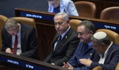 İsrail'de koalisyon ortağı Agudat Israel Partisi üyeleri de hükümetten istifa etti