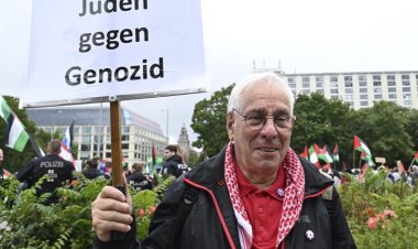 Berlin'de polis tarafından eylemlerde gözaltına alınan Filistin destekçileri konuştu