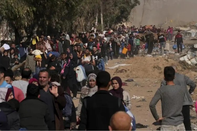 İsrail, Gazze'nin doğusundaki mahallelerin tamamını boşaltmakla tehdit ediyor