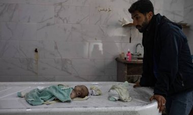 Katil İsrail, Gazze'de 9 çocuğu doğduğu gün 5'ini de sadece bir günlükken hayattan kopardı