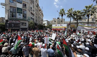 Batı Şeria'da binlerce Filistinli Gazze'deki soykırımı protesto etti
