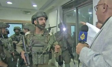 Siyonist İsrail, El Cezire'nin Ramallah'taki ofisini bastı