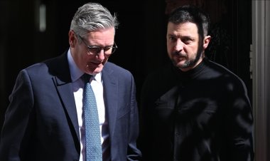 İngiltere Başbakanı Starmer, Trump-Putin görüşmesi öncesi Zelenskiy ile bir araya geldi