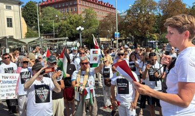 İsveç'te gazeteciler, Gazze'de meslektaşlarını katleden İsrail'i protesto etti